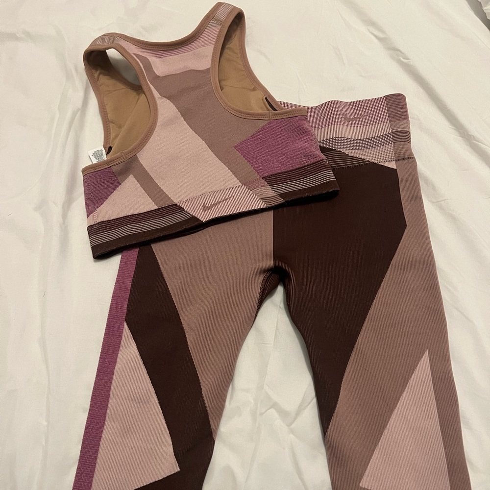 Nike Set! Both Top & Bottom